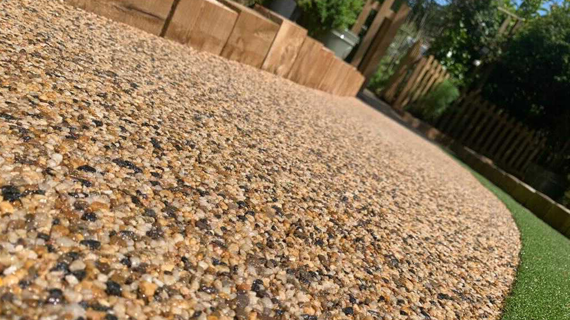 Resin Bound Driveways & Paths - Smooth, durable, and stylish resin surfaces for driveways and walkways, built to last in all weather.